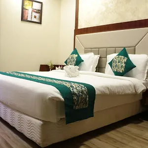 Hotel The Land, Varanasi